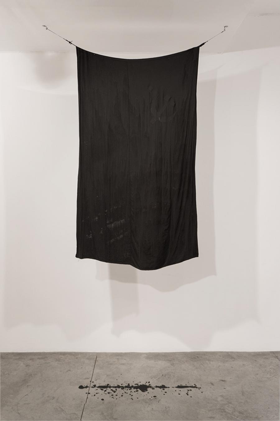 Doma, Bandera negra, 2016. Acrílico sobre tela, 140 X 110 cm. 